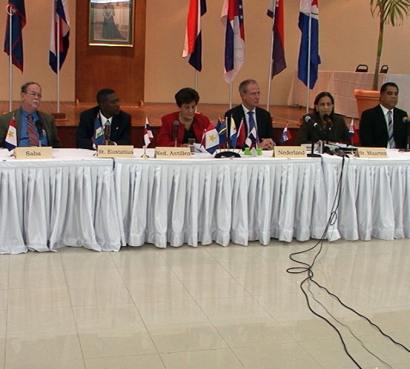 Overleg zonder Curaçao