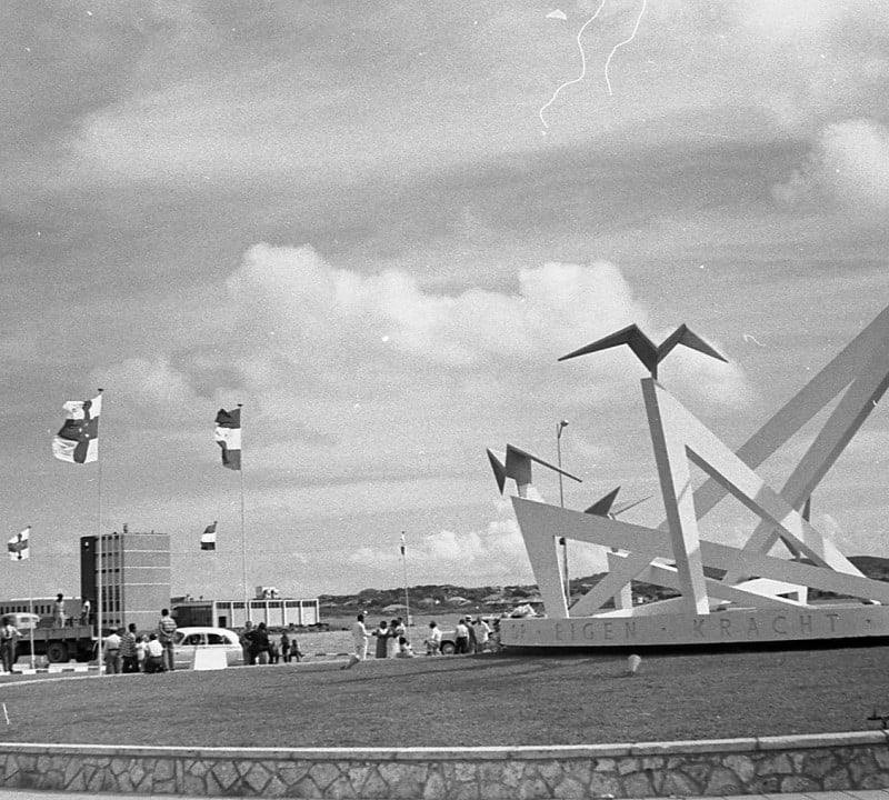 Onthulling Autonomie Monument