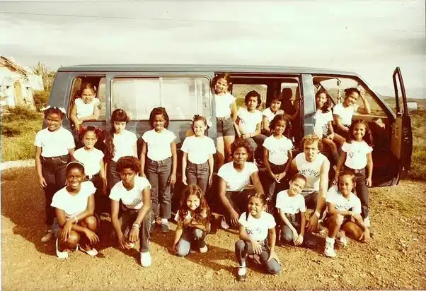 1983 - Toyotabus uit Nederland gesponserd . Foto Enid Hollander-Merkies